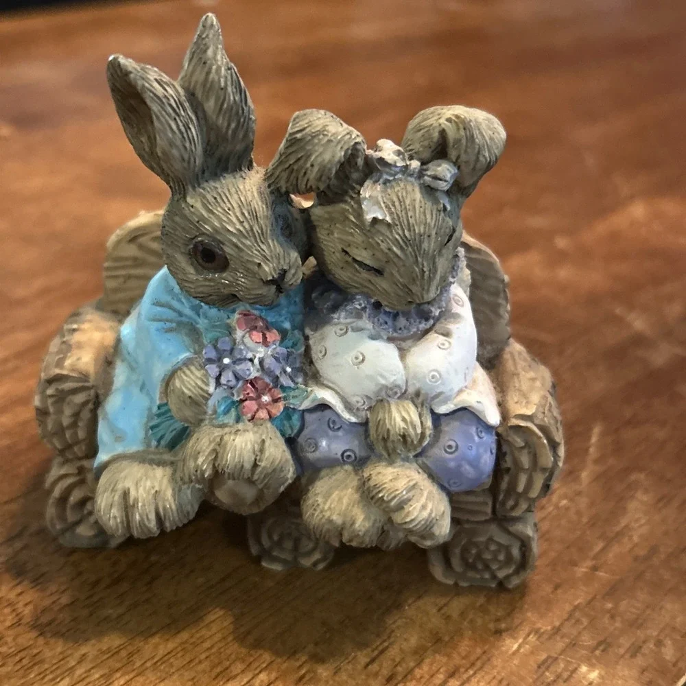 Bunny Couple Figurine vtg anthropomorphic bunnies Hugging couch Bench Flowers